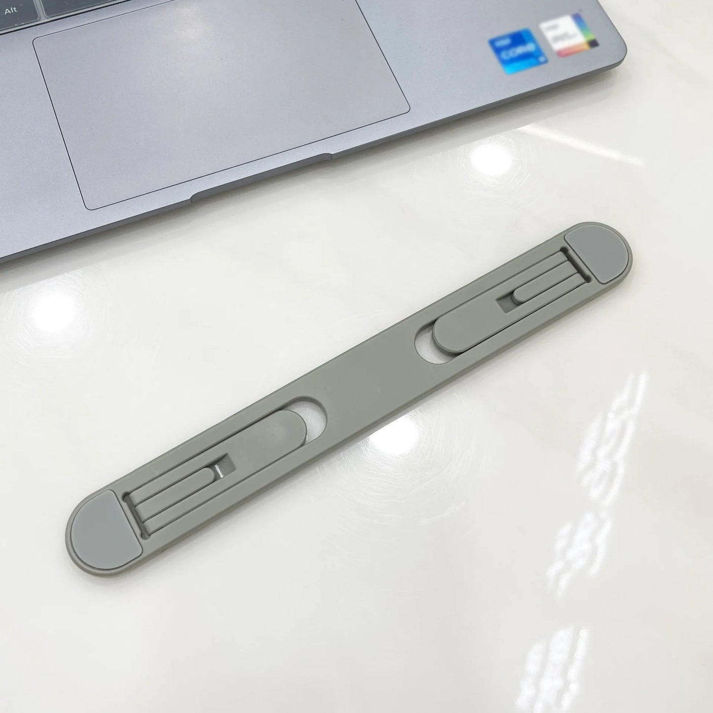 Universal laptop holder